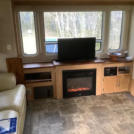 Glamping Im Wald * Mareuil-sur-Belle