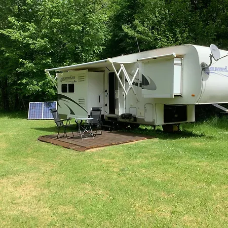 Glamping Im Wald אתר קמפינג Mareuil-sur-Belle